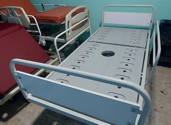 تصویر 5 از خرید و فروش تخت بیمارستانی لگن دار با شرایط فوق‌العاده